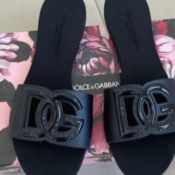 Dolce & Gabbana Black Sandals with Glossy DG Logo - Picture 1 of 6